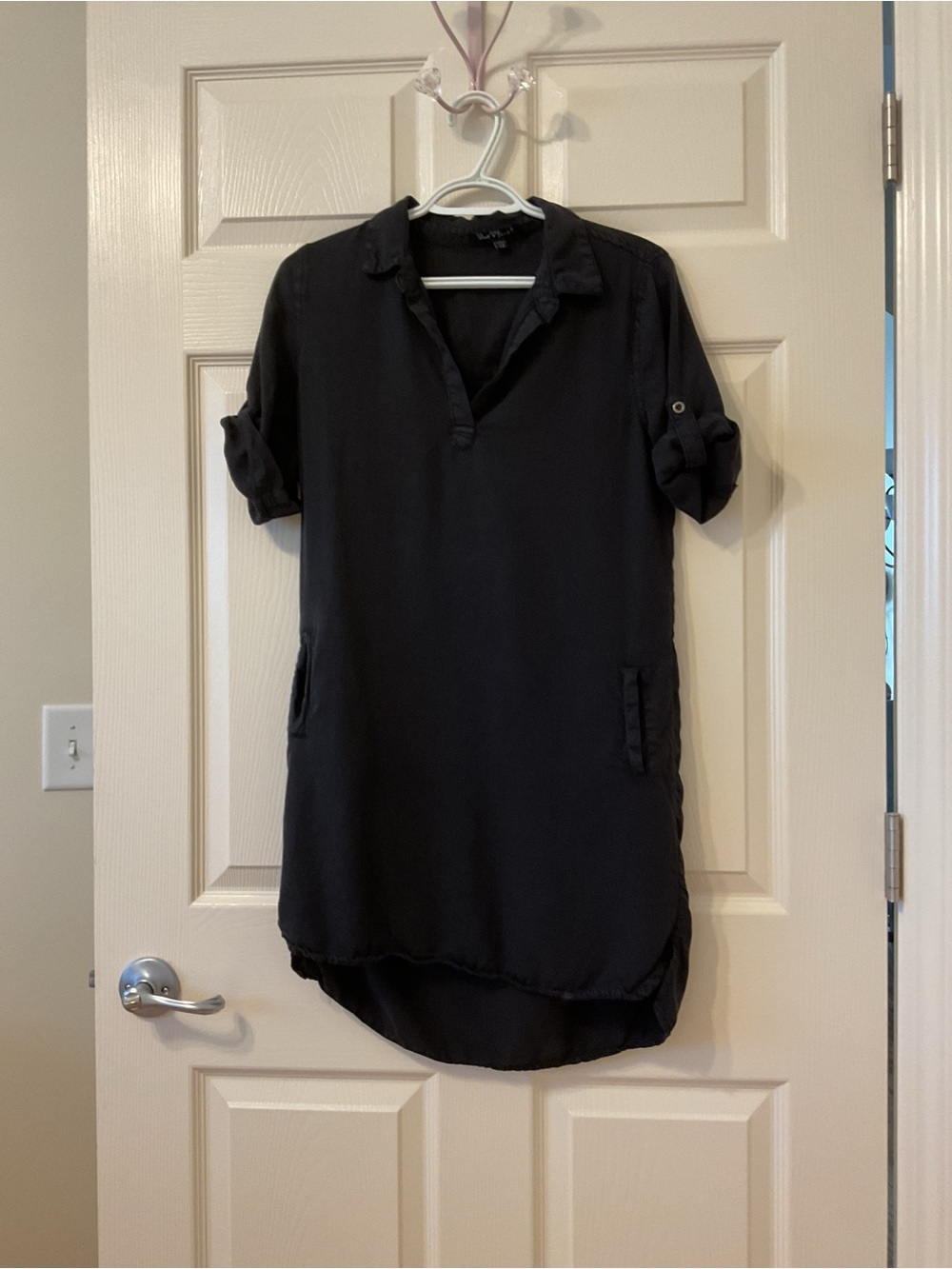 Relaxed Black Tunic Dress with Roll-Up Sleeves